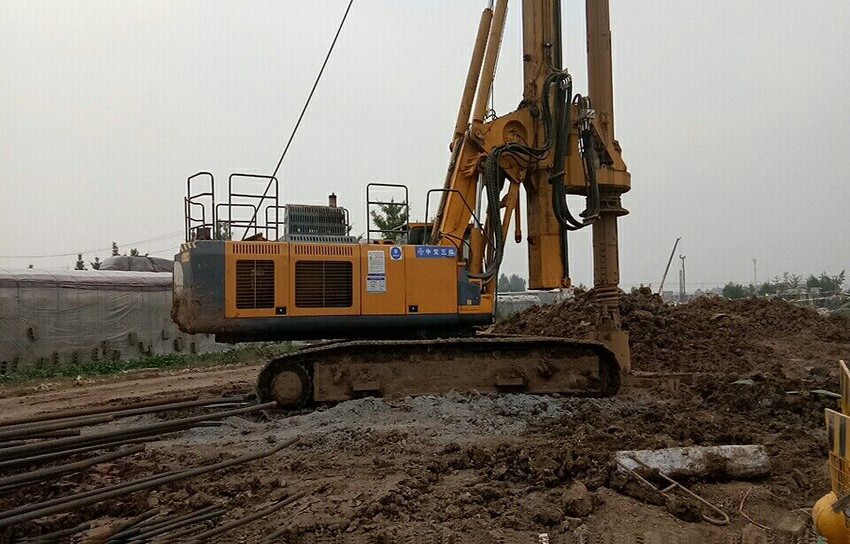 無(wú)限達(dá)貴陽(yáng)地鐵旋挖鉆機(jī)施工案例.jpg