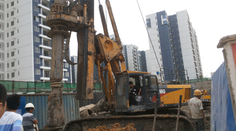 XR280D旋挖機(jī)成直徑2.5米房建樁，濟(jì)南樁施工案例.png
