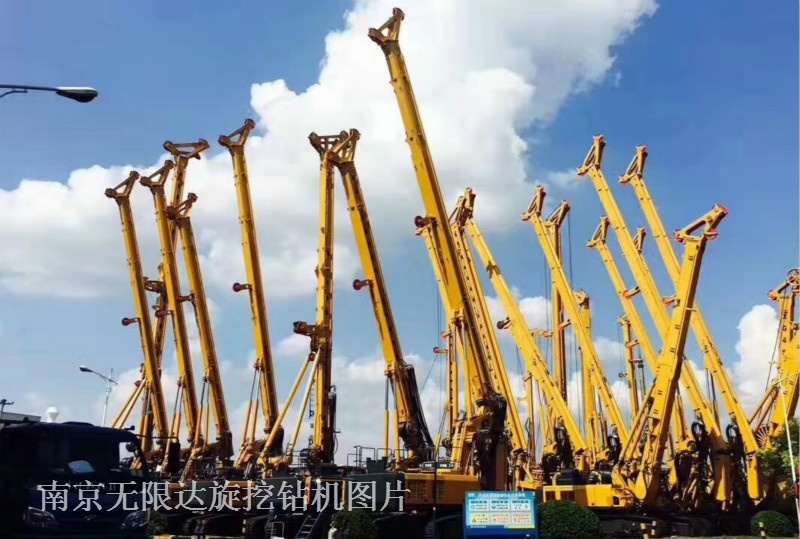 去二手機(jī)械交易市場(chǎng)購(gòu)買(mǎi)旋挖機(jī)有什么好處？.jpg